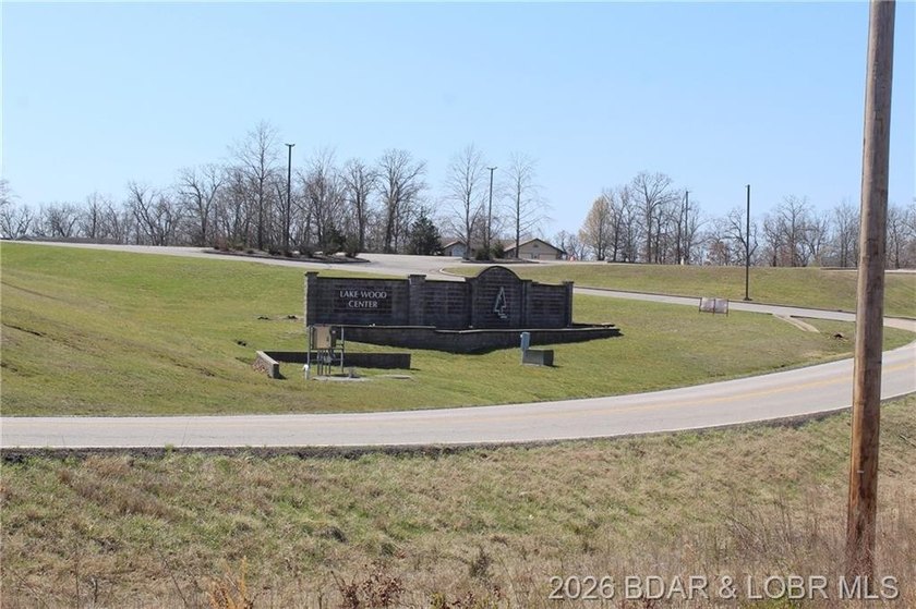 Rare commercial opportunity in the heart of Laurie. With 10.68 - photo 8
