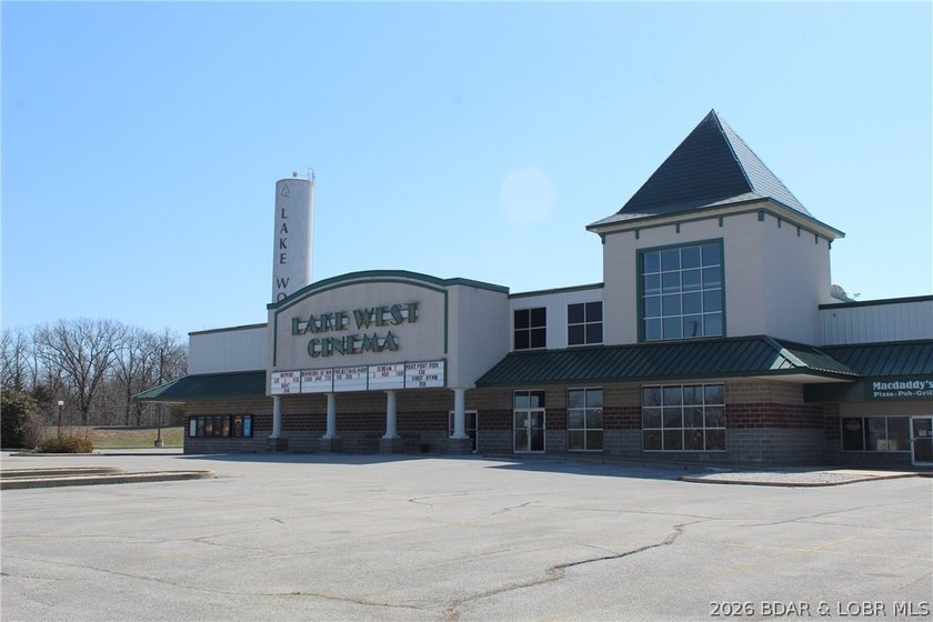 Rare commercial opportunity in the heart of Laurie. With 10.68 - photo 10