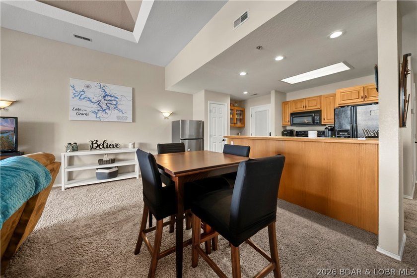 Bright, top-floor 3BR condo on Horseshoe Bend offering - photo 7