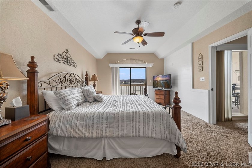 Bright, top-floor 3BR condo on Horseshoe Bend offering - photo 10