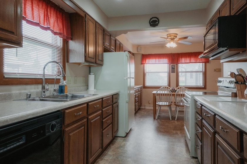 LAKE WINNEBAGO!! Rare opportunity awaits with so much to offer - photo 14