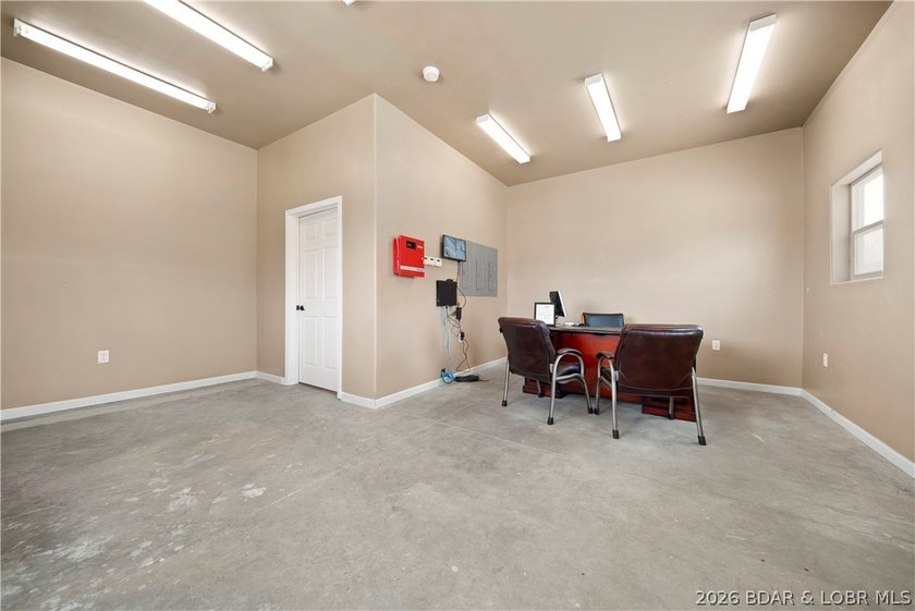 Prime investment opportunity with an established storage - photo 10