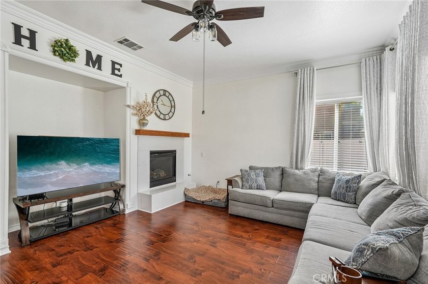 Welcome to this exceptional residence, showcasing beautiful curb - photo 8