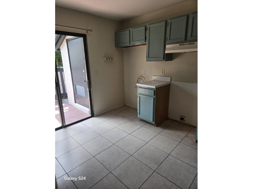 Corner unit 2 Bedroom, 2 Bathroom unit. Large bedrooms. 55+ - photo 17