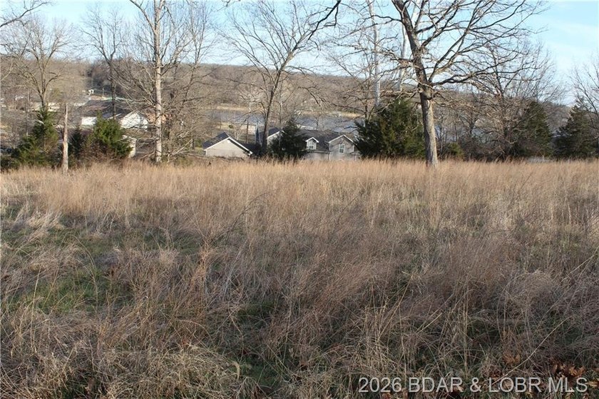 Nice lot in Johnson's Bay Subdivision overlooking Gladstone Cove - photo 5