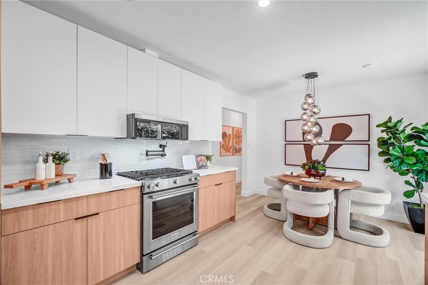 This custom-built 1962 mid-century modern ranch has been - photo 12