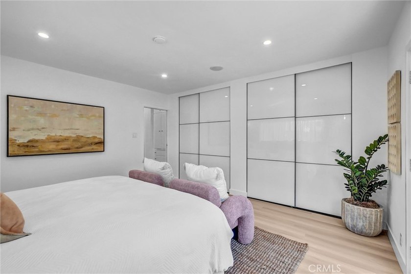 This custom-built 1962 mid-century modern ranch has been - photo 16