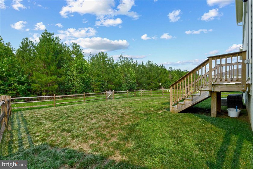 Why wait for new construction? This beautifully maintained - photo 34