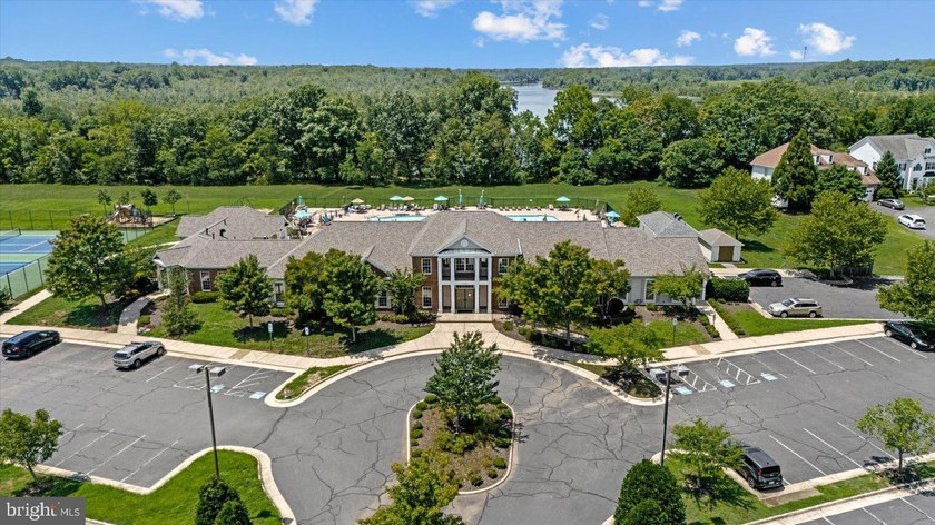 Why wait for new construction? This beautifully maintained - photo 37