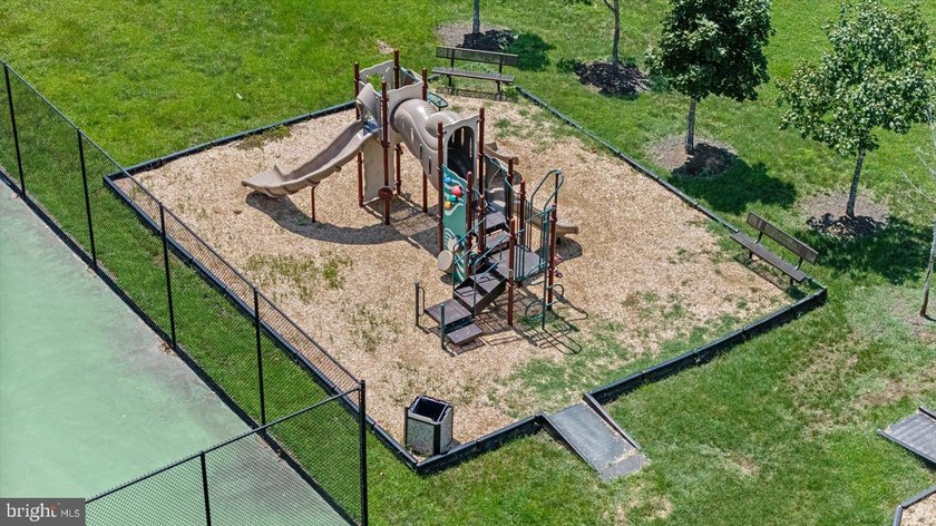 Why wait for new construction? This beautifully maintained - photo 40