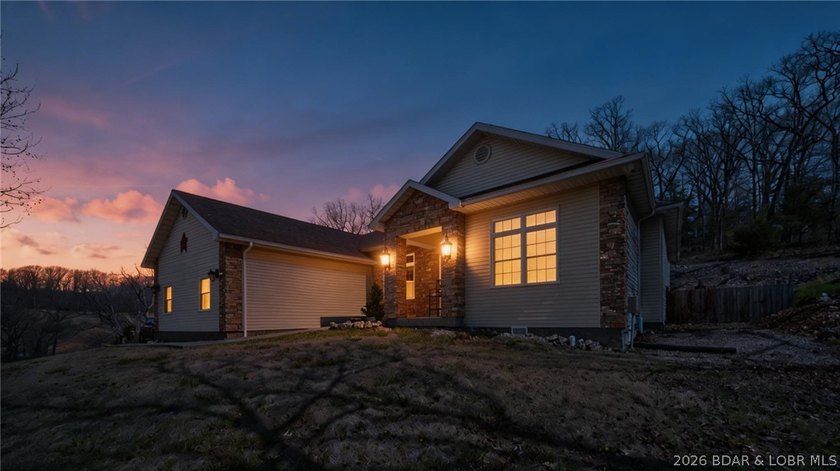 Welcome to your perfect Lake of the Ozarks retreat! This - photo 3