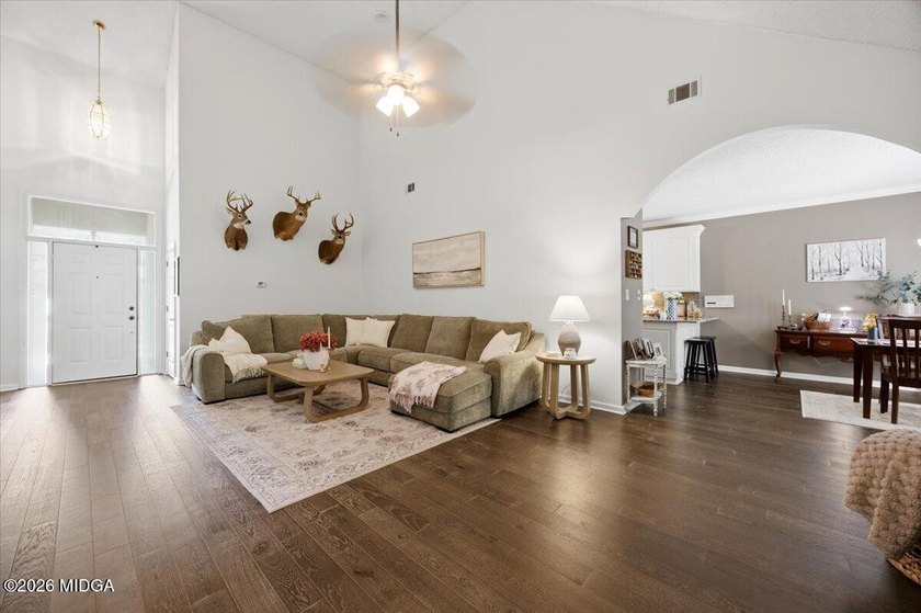 Charming, move-in ready 2-bedroom, 2-bath patio home overlooking - photo 5