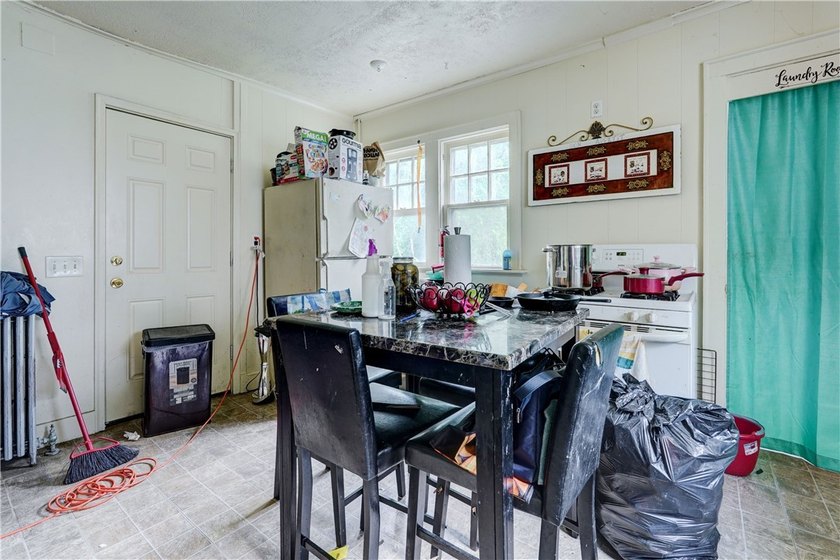 Opportunity awaits! This charming single family residence has - photo 8
