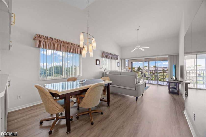Penthouse Corner Unit in the Highly Desirable Augusta Building - photo 11