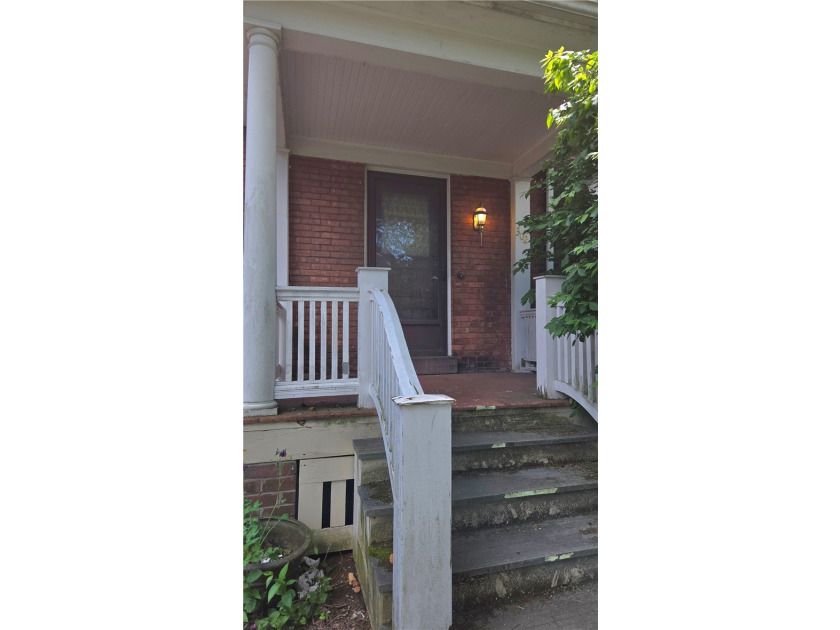 Attention Investors, Flippers, and Historic Home Lovers! - photo 2
