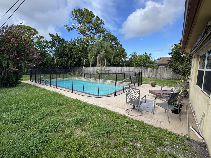 Discover practical living in this charming single-story - photo 12