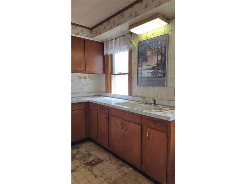 Attention Investors, Flippers, and Historic Home Lovers! - photo 5