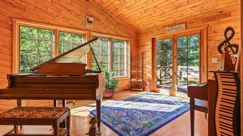 When you drive into this property you will feel like you have - photo 15