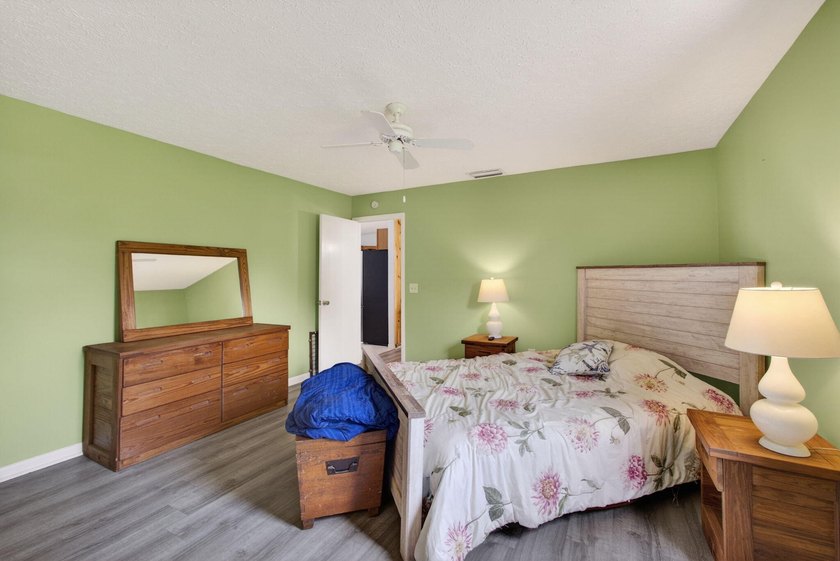 Welcome to this charming single-story residence in Port st Lucie - photo 30
