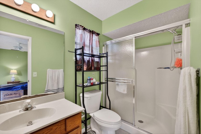 Welcome to this charming single-story residence in Port st Lucie - photo 32