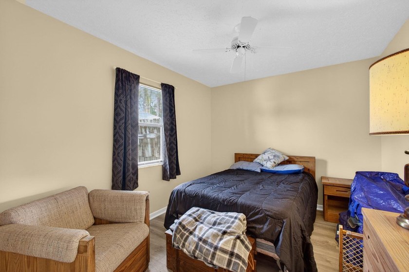 Welcome to this charming single-story residence in Port st Lucie - photo 36