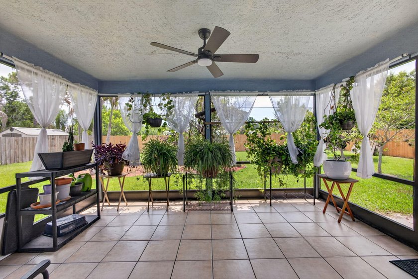 Welcome to this charming single-story residence in Port st Lucie - photo 41
