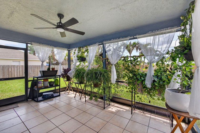 Welcome to this charming single-story residence in Port st Lucie - photo 42