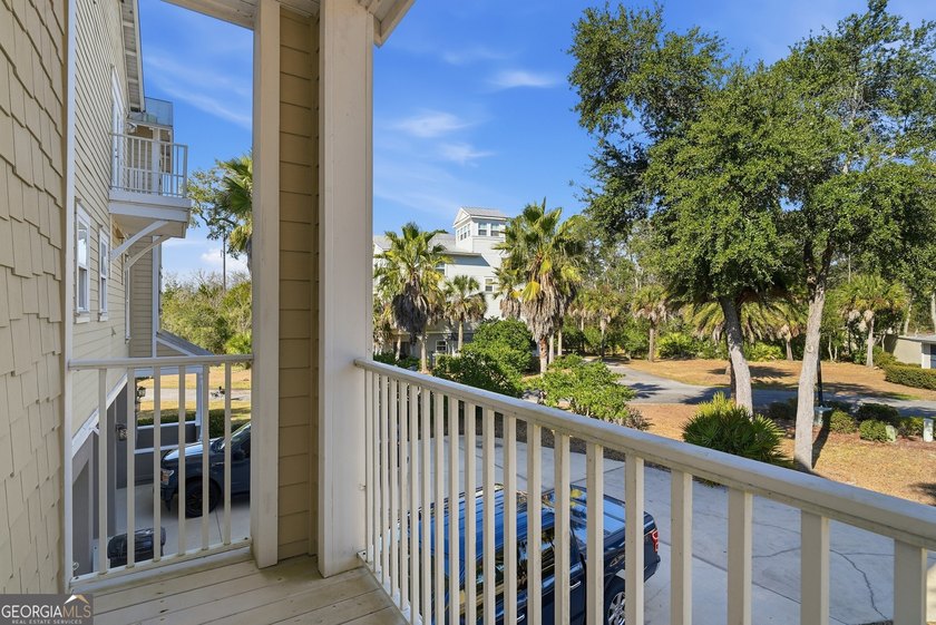 Welcome to 114 Riverfront Circle-an exceptional, fully furnished - photo 22