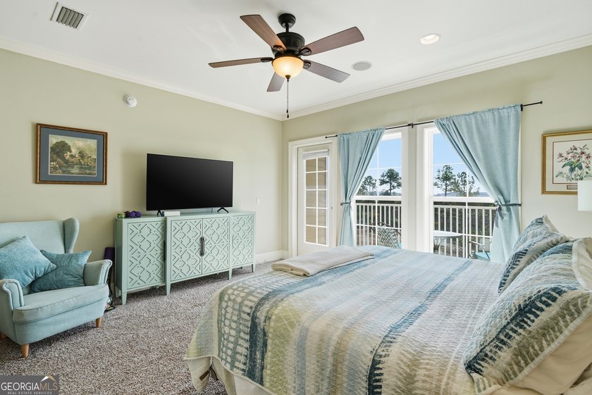Welcome to 114 Riverfront Circle-an exceptional, fully furnished - photo 25