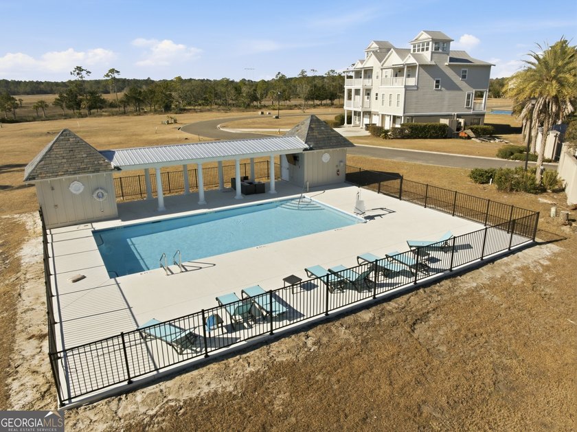 Welcome to 114 Riverfront Circle-an exceptional, fully furnished - photo 36