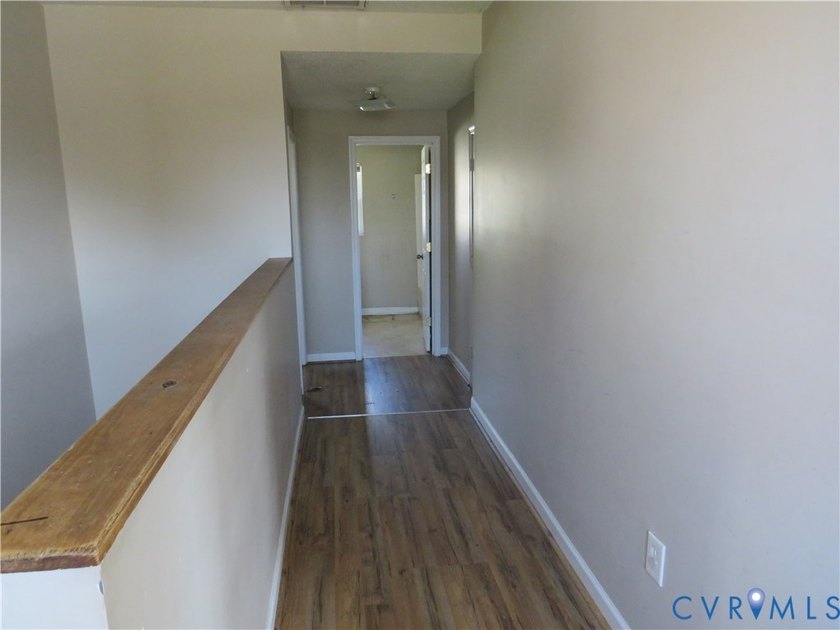 This 2-story, 3-4-bedroom 3 full bath house is a wonderful Handy - photo 15