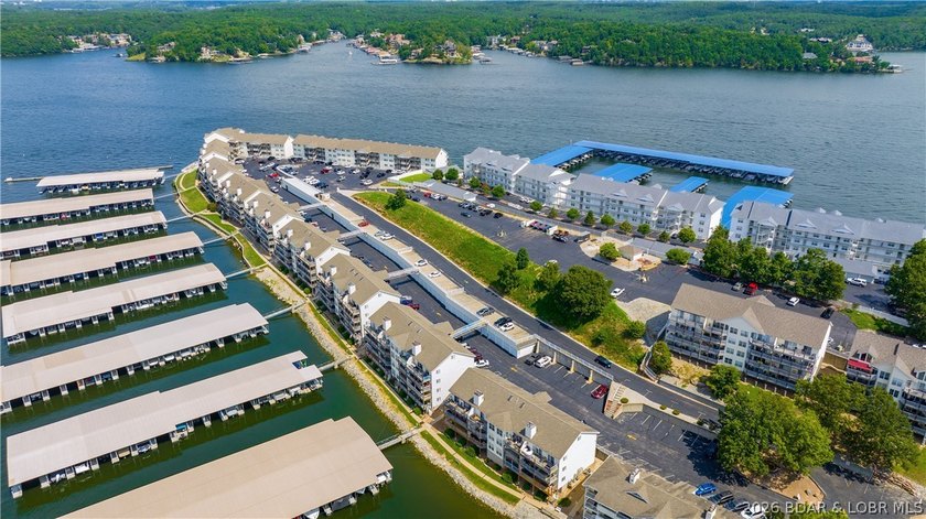UPDATED &amp; MOVE-IN READY! Live the Lake Life You've Always - photo 19