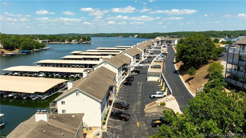 UPDATED &amp; MOVE-IN READY! Live the Lake Life You've Always - photo 22