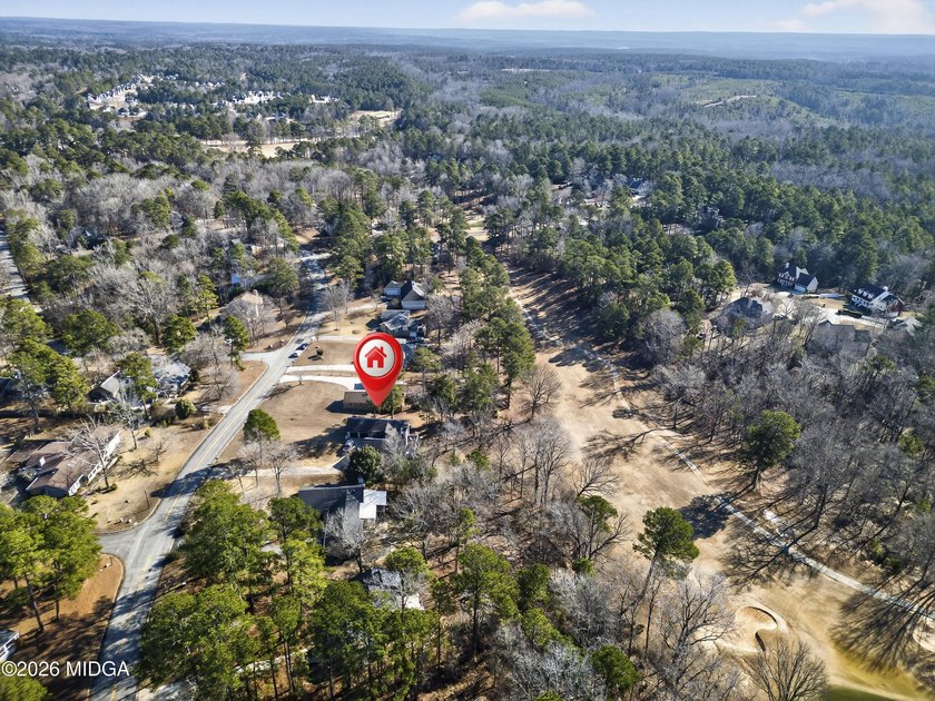 Beautiful all-brick home on the 2nd fairway! This 3-bedroom - photo 5
