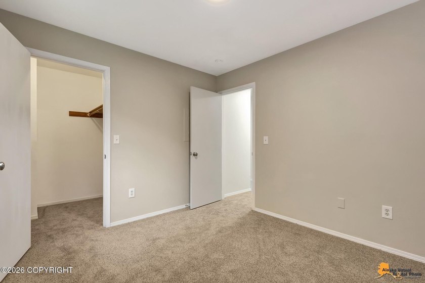 Move-in ready with majority of interior recently painted - photo 22