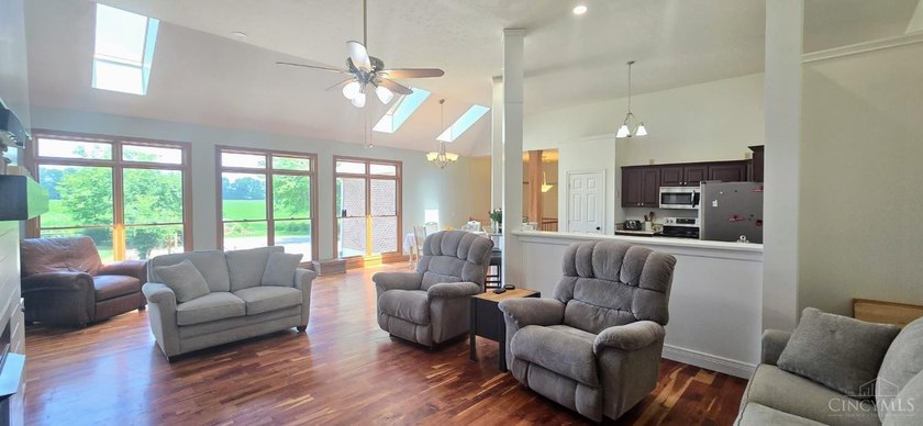 Country Living Meets Modern Versatility on 11 Private Acres - photo 3