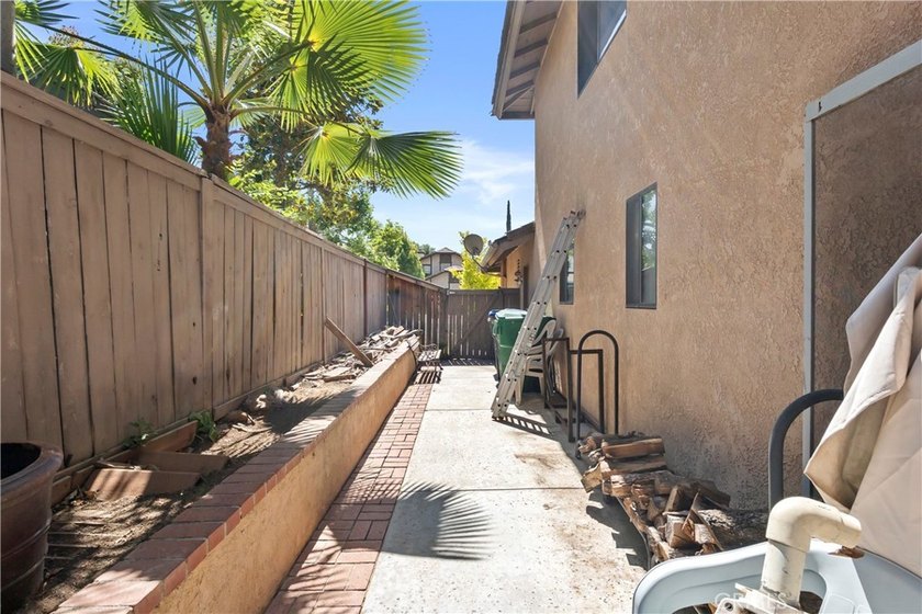 10689 Mohave Ct - photo 36