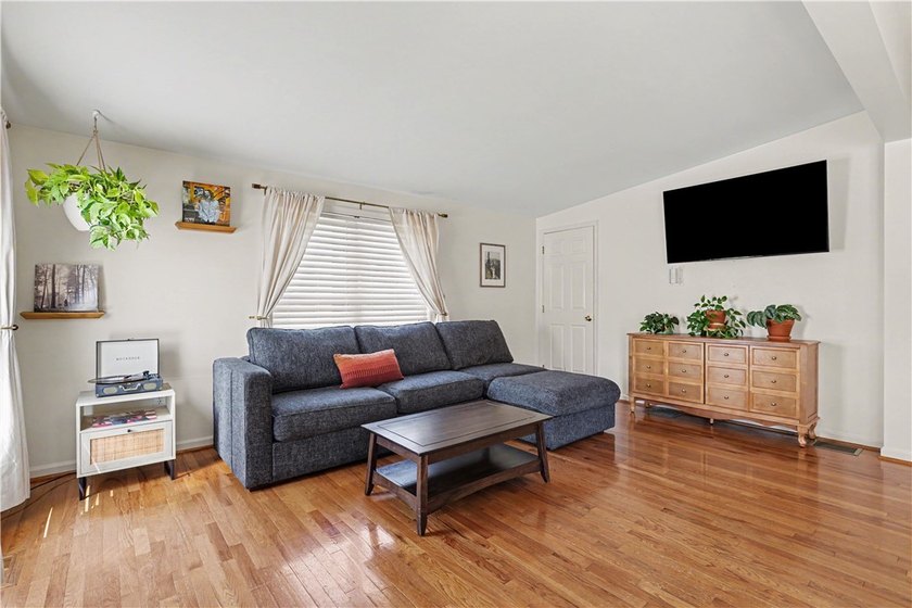 Deal Died, still available! Absolutely adorable and move-in - photo 4