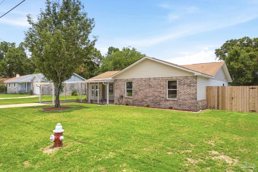Welcome to this beautifully remodeled, turn-key home in - photo 2