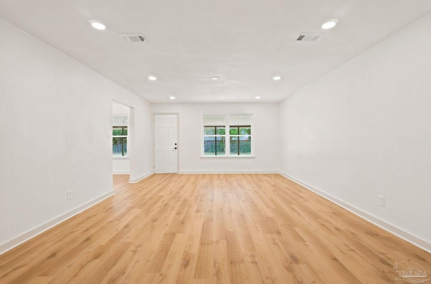 Welcome to this beautifully remodeled, turn-key home in - photo 4