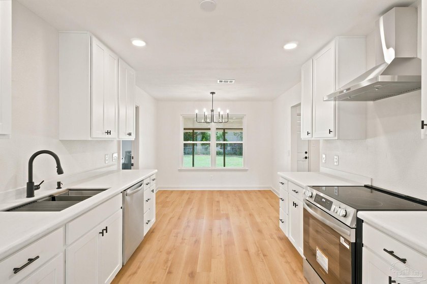 Welcome to this beautifully remodeled, turn-key home in - photo 10