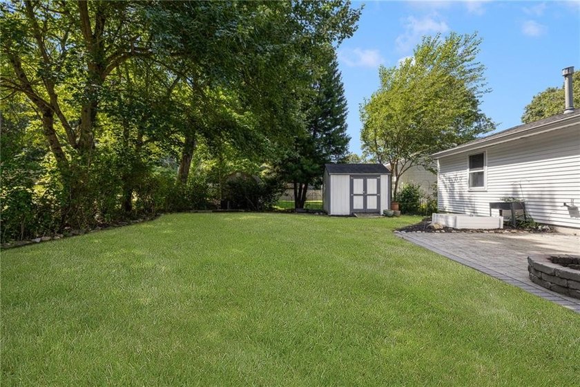 Expandable 2/3 Bedroom Raised Ranch home in Pettaquamscutt Lake - photo 33