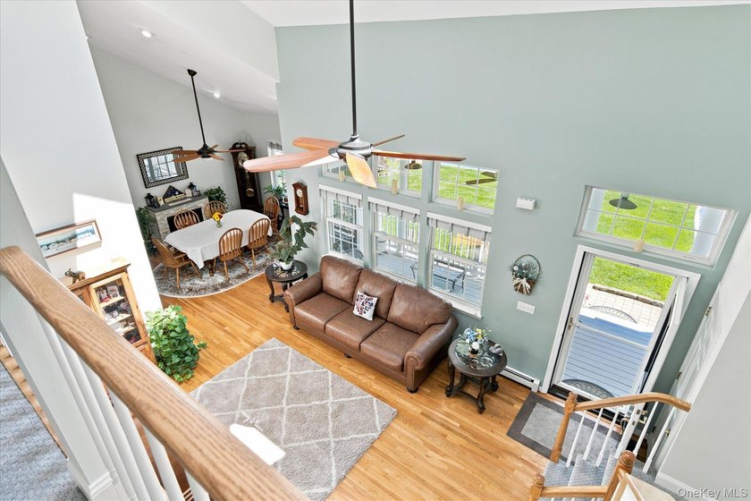 Impeccably maintained and better than new, this updated - photo 20