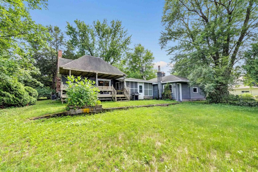 This charming 4-bedroom, 1-bath home is located in a quiet - photo 27