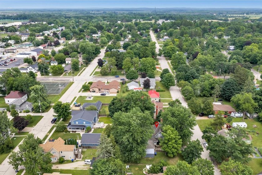 This charming 4-bedroom, 1-bath home is located in a quiet - photo 35