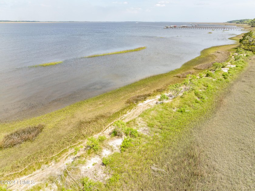 Nestled along the picturesque intercoastal waterway lies a rare - photo 6