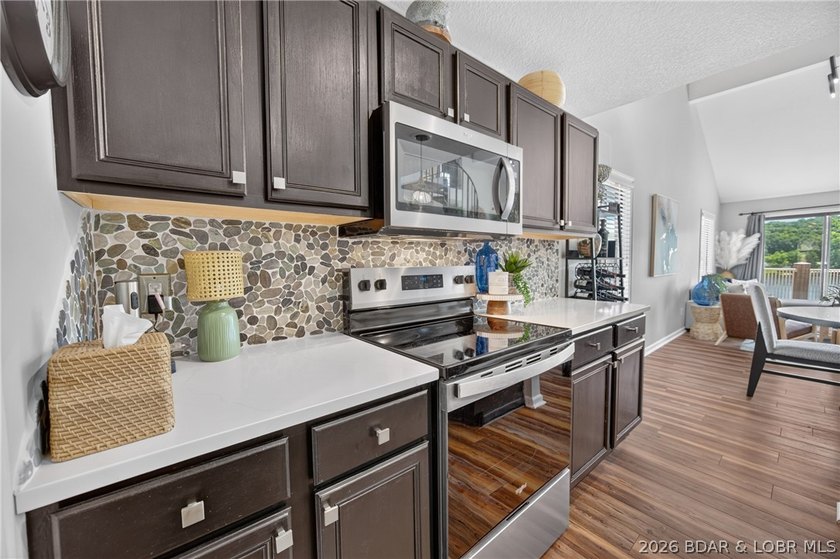 Experience the best of Lake of the Ozarks living in this - photo 19