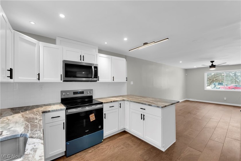 High-End, Move-In Ready Condo in a Highly Sought-After End Unit! - photo 10