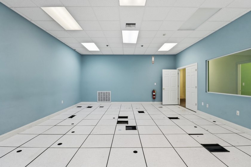 Now available For Sale or Lease, 185 Stahlman Avenue A is a +/-4 - photo 21