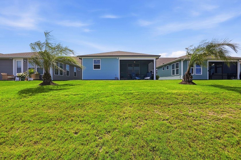 Stunning Pond-View Home in Del Webb Welcome to this beautiful - photo 44